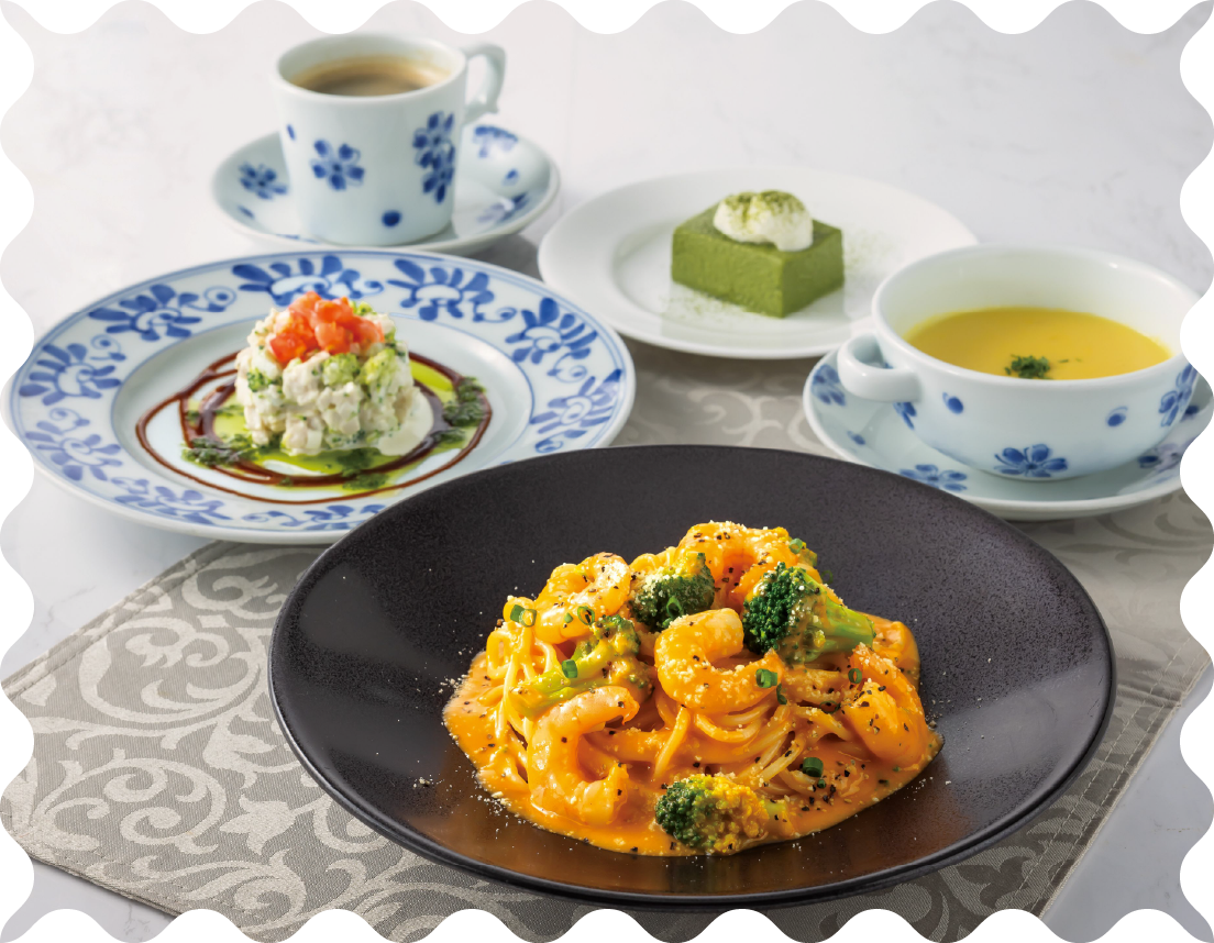 選べる生パスタに、前菜、ドリンク、焼き立てパンの食べ放題、デザートまで一度に楽しめるちょっと贅沢なコース料理です。