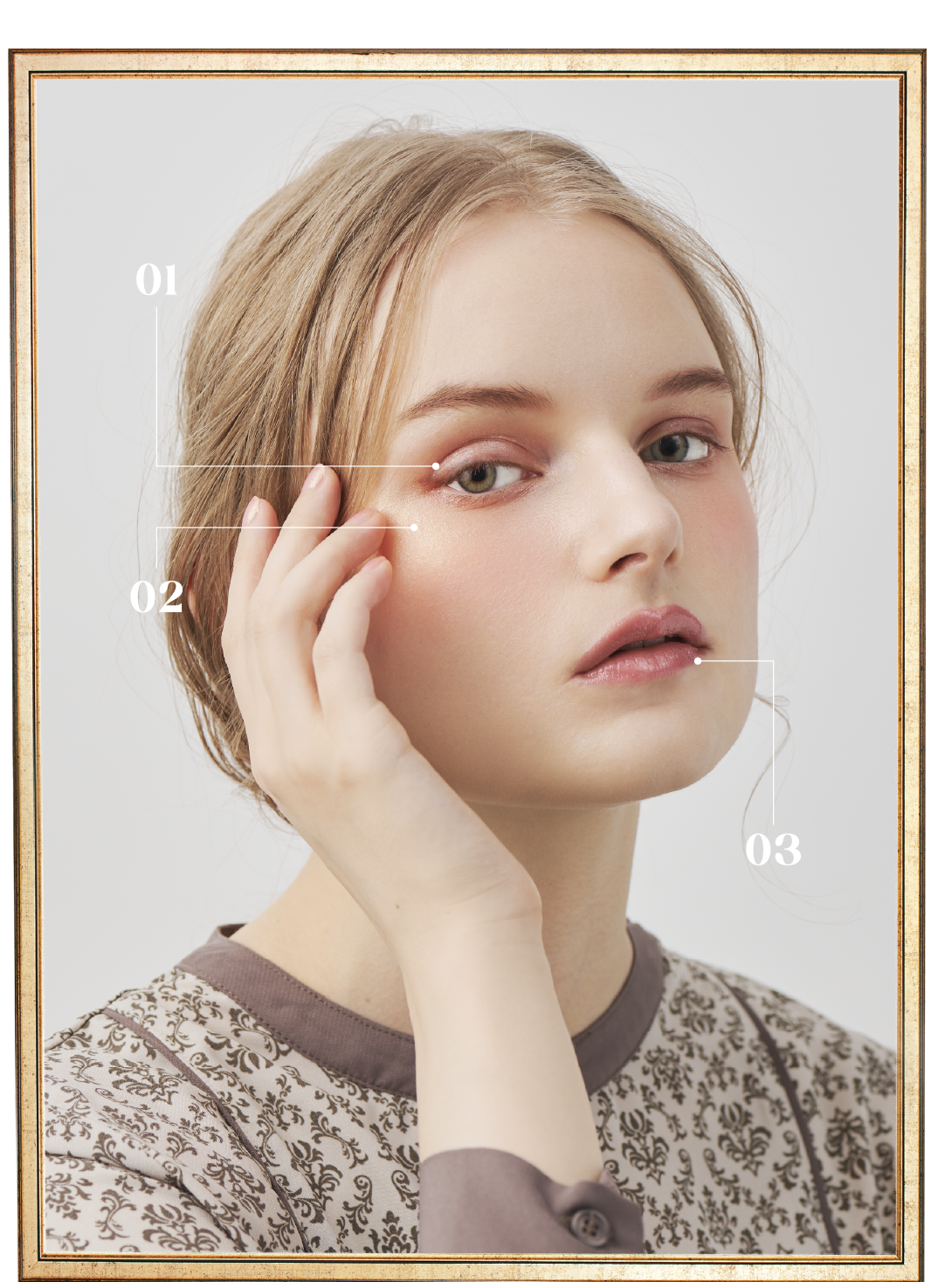 01：BOBBI BROWN リュクスアイシャドウ ムーンストーン ￥5,940（税込）02：NARS ブラッシュN 777 ￥5,060（税込）03：ADDICTION ザ リップスティック グレイズドボム009 ￥4,620（税込）