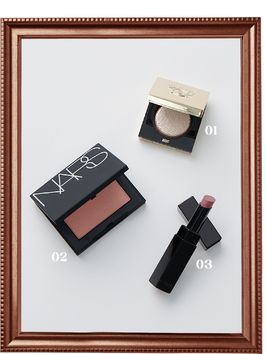 01：BOBBI BROWN リュクスアイシャドウ ムーンストーン ￥5,940（税込）02：NARS ブラッシュN 777 ￥5,060（税込）03：ADDICTION ザ リップスティック グレイズドボム009 ￥4,620（税込）