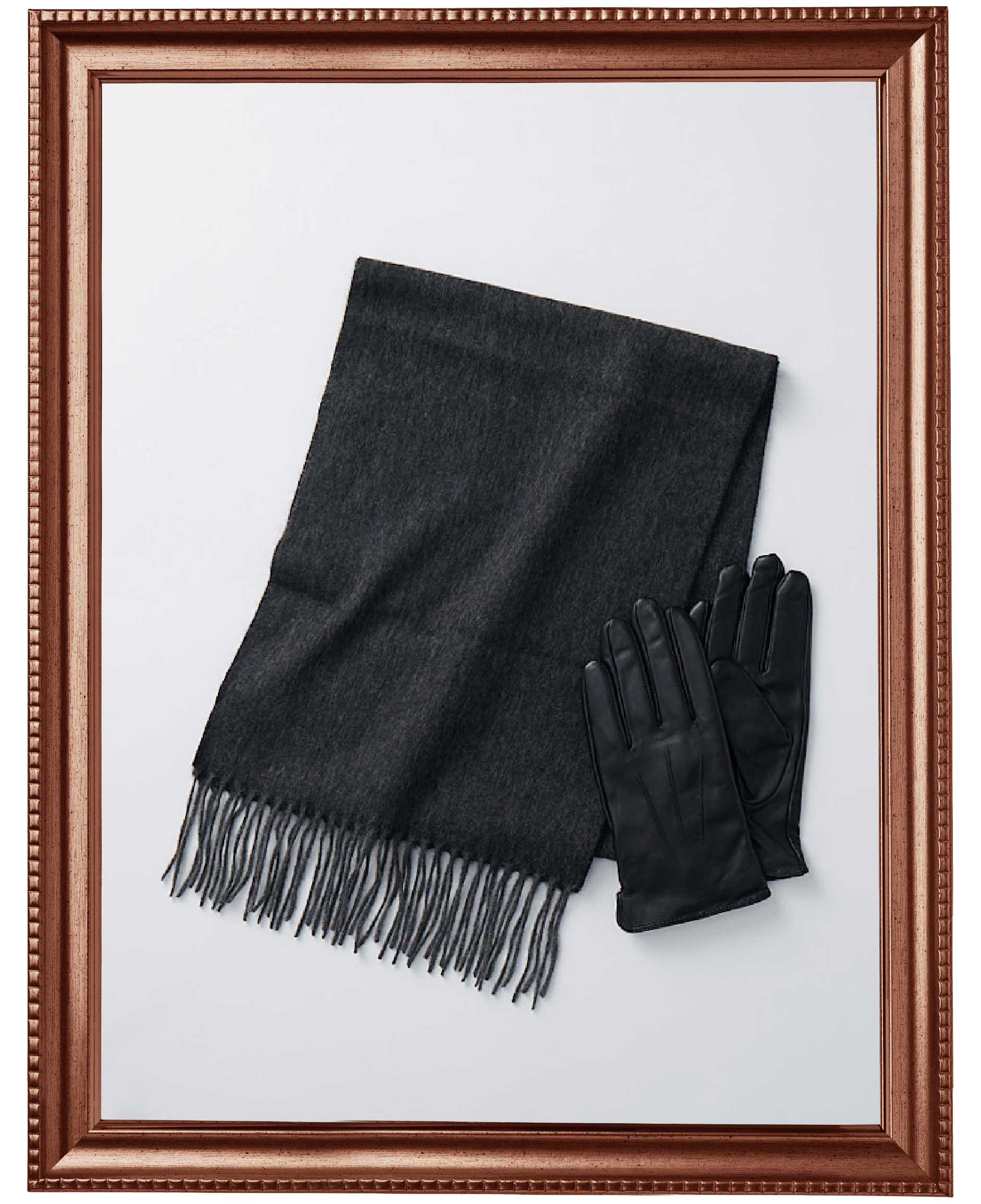 カシミヤマフラー ￥9,790（税込）、シープレザーグローブ￥7,590（税込）