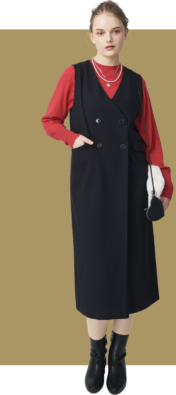 ウールライクジャンパースカート￥14,960（税込）、3WAYコンビネックレス￥3,960（税込）、ファーショルダーバッグ ハートチャーム付￥5,940（税込）、ラウンドショートブーツ撥水￥13,970（税込）