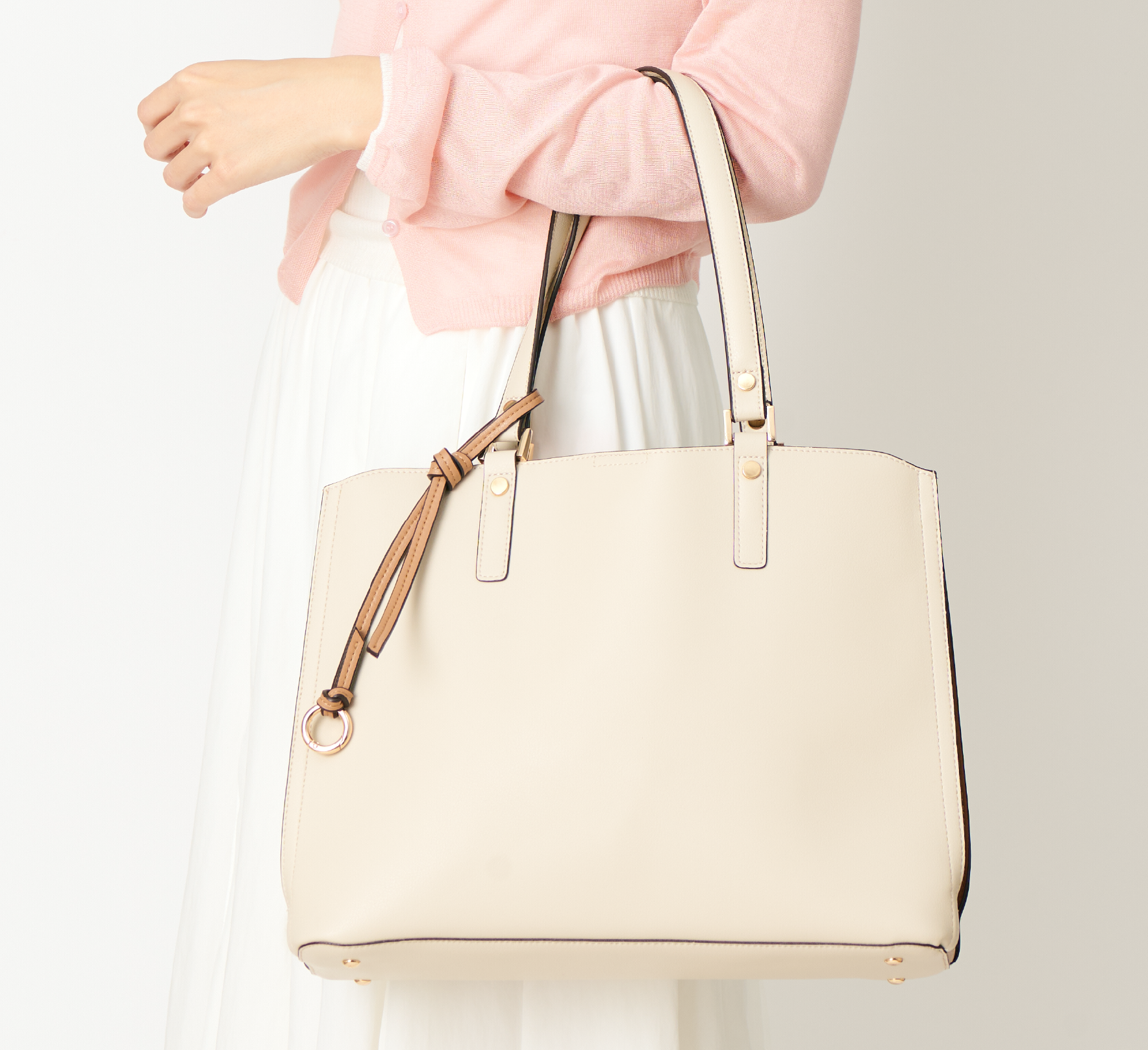 Tote bag チャームがかわいいトートバッグ