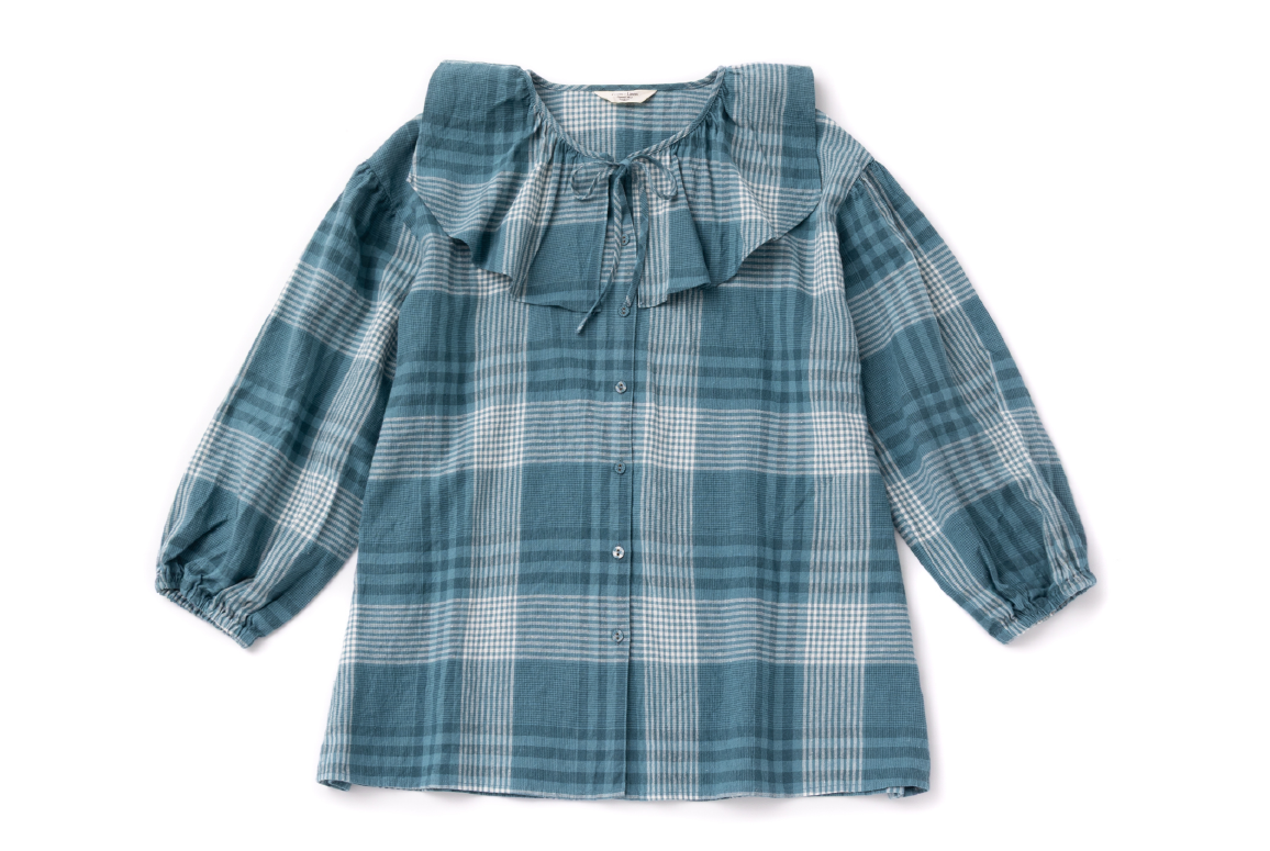 ［Cross×Linen］セーラーカラーブラウス￥8,250（税込）
