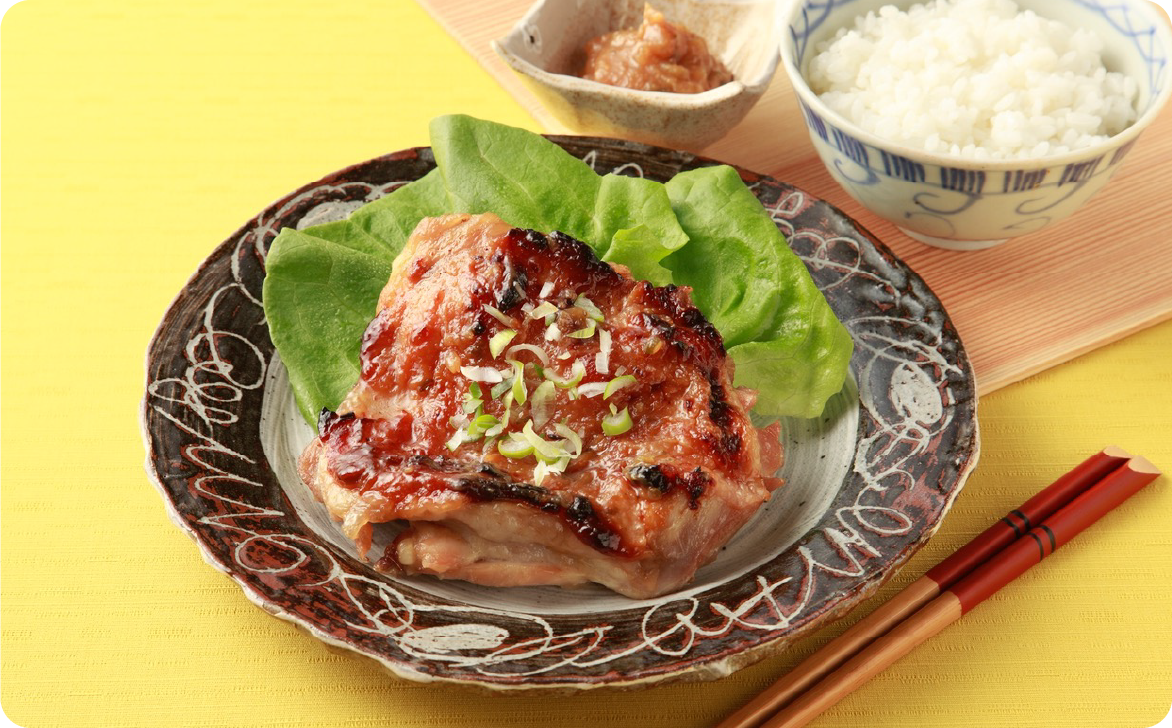 鶏もも肉の信州ネギ味噌焼き￥594（税込）［限定16枚］
